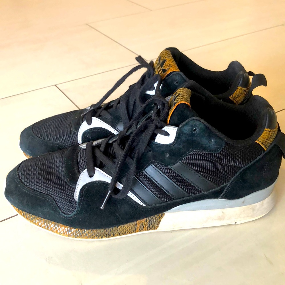 Adidas Sneakers